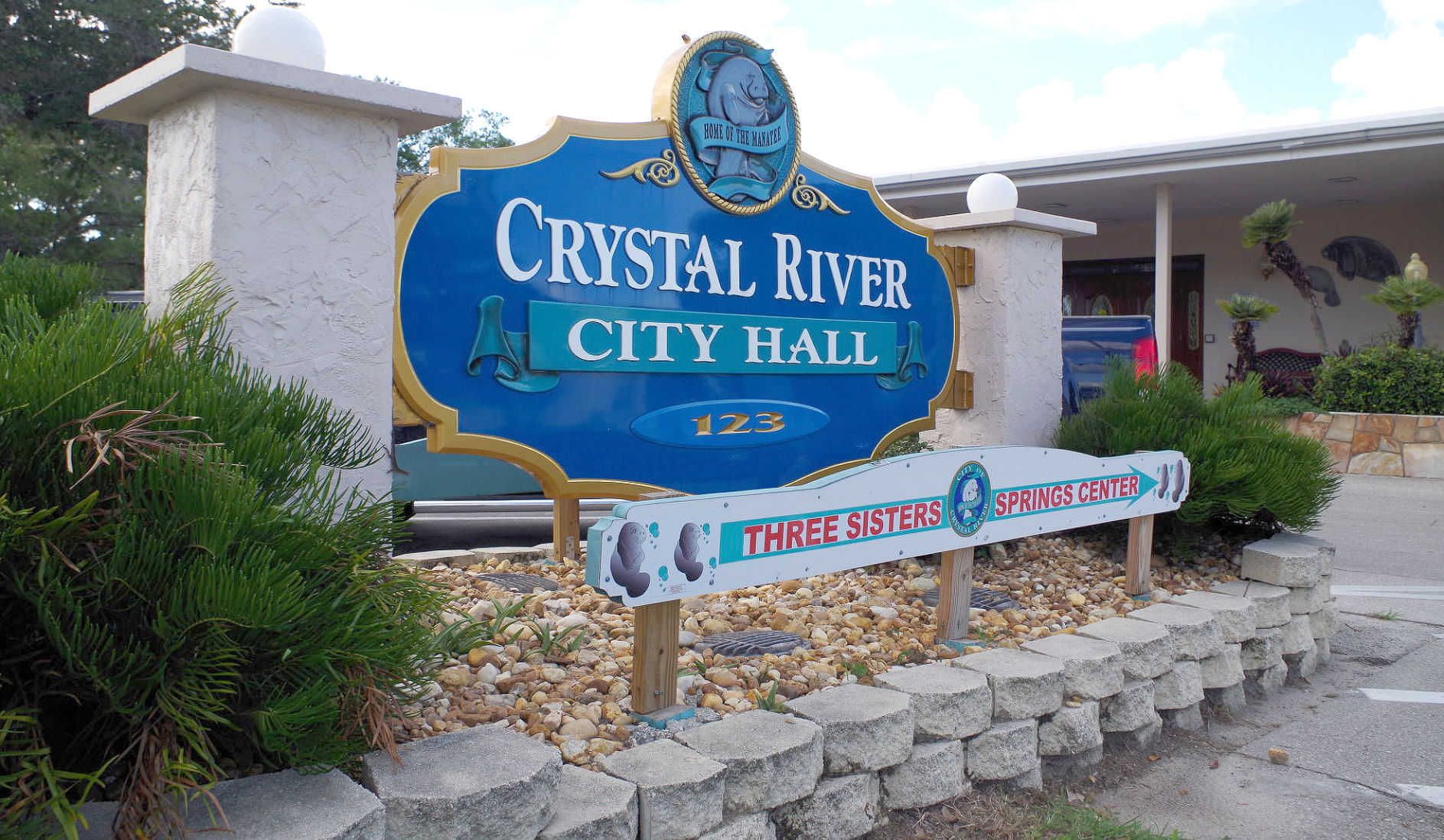 Crystal River City Hall File